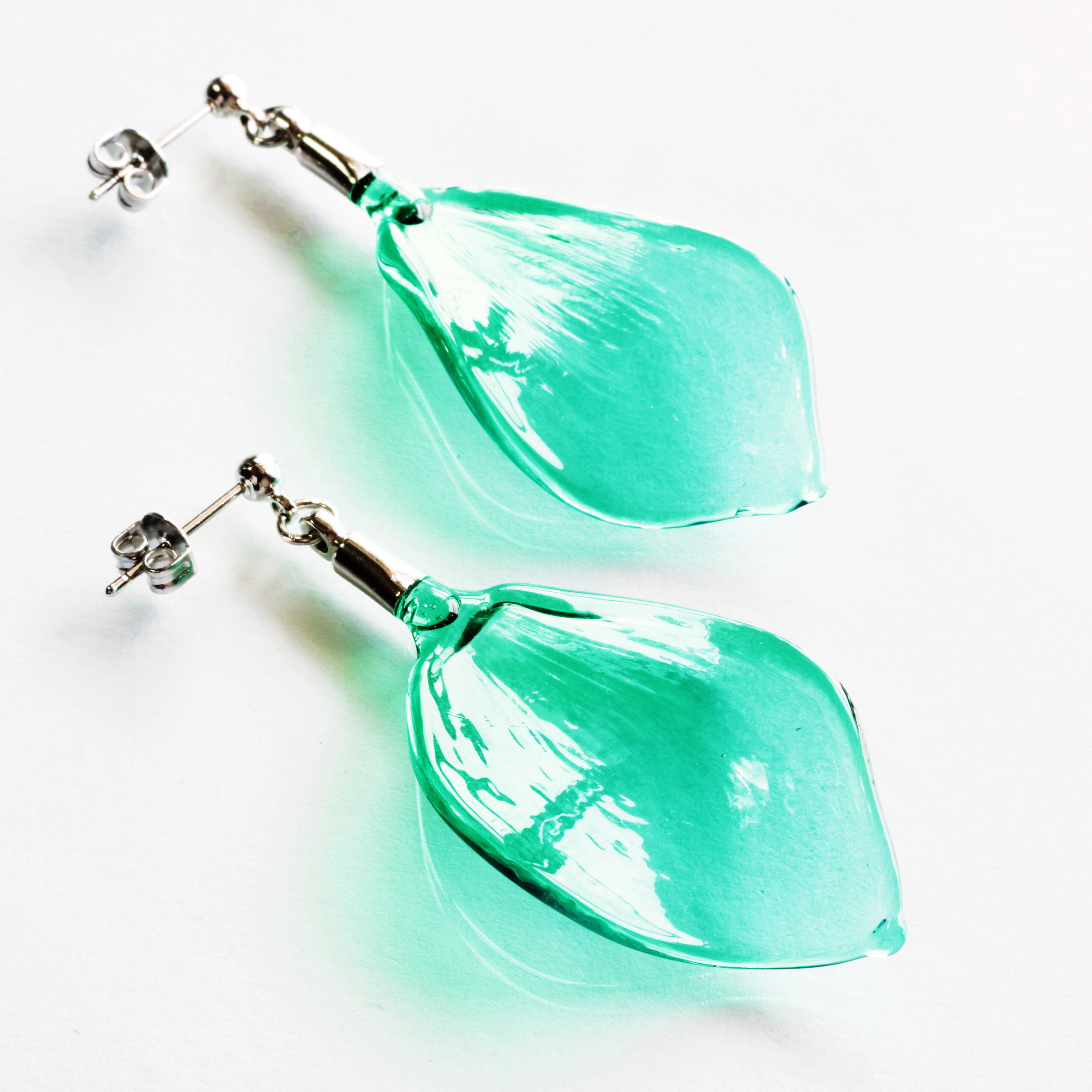 玻璃の花びら 花緑青 Hamagon ハマゴン 手作りのガラスアクセサリー 器