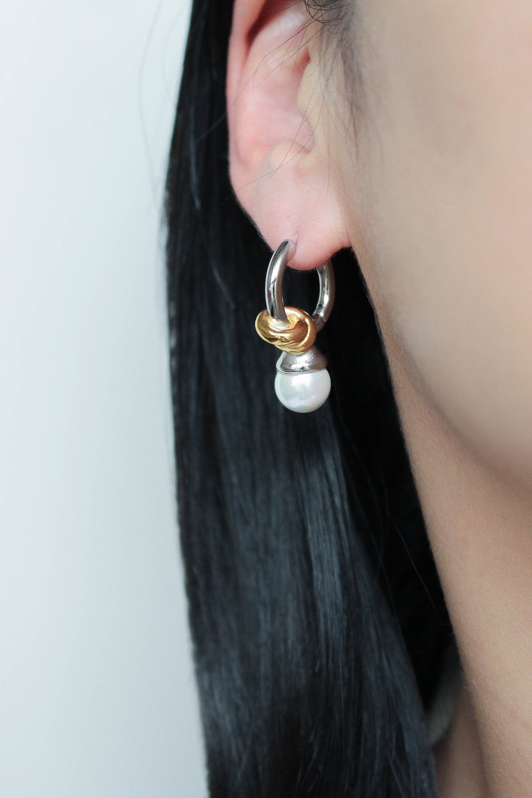 ピアス new : animal pearl 5/23(sat)発売 Knot Pearl Hoop Pierce | ebine(エビネ)|金属