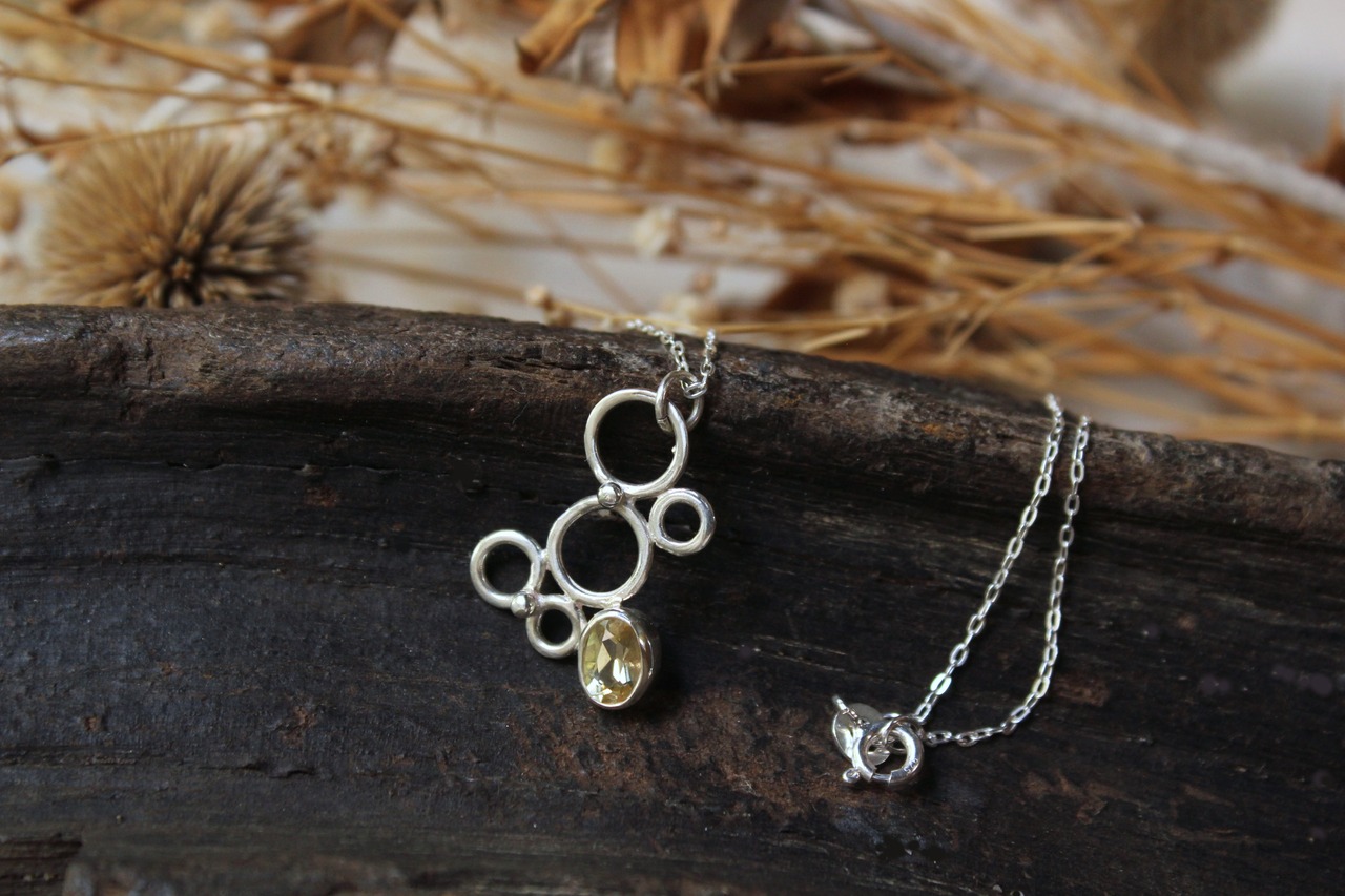 イエローベリルの泡ネックレス