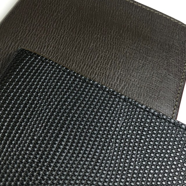 【JNS01】セル付き二つ折り財布