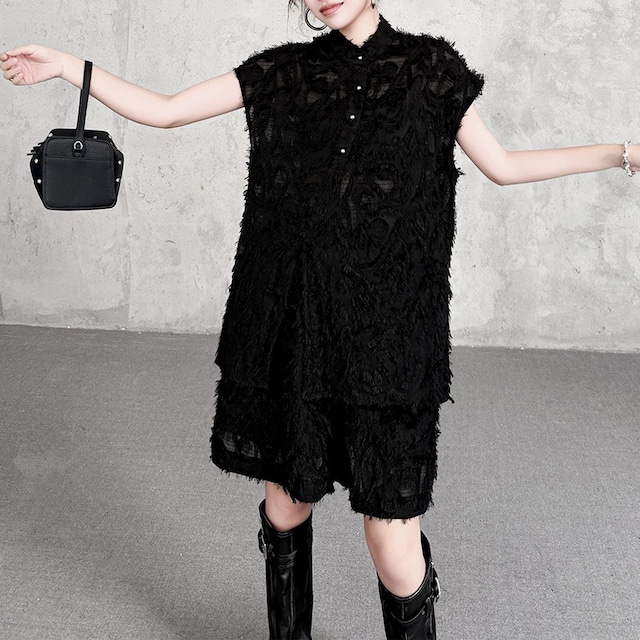 TEXTURED SLEEVELESS SHIRT AND SHORTS SETUP M-17843