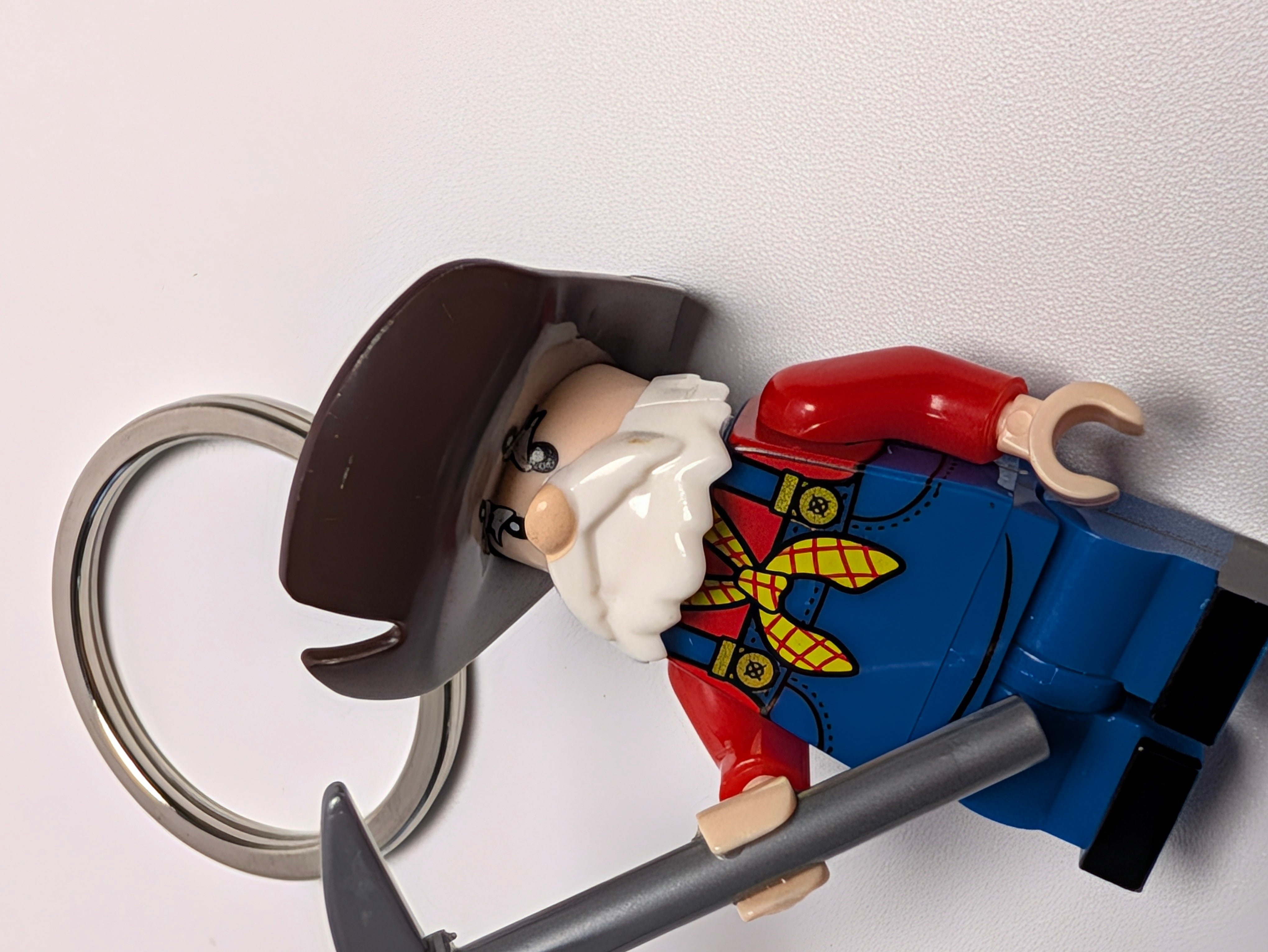 ★ブロックフィギュアキーホルダー★【 Family Guy ( ファミリー・ガイ ) 】クリス・グリフィン〚アメリカン雑貨 アメトイ〛