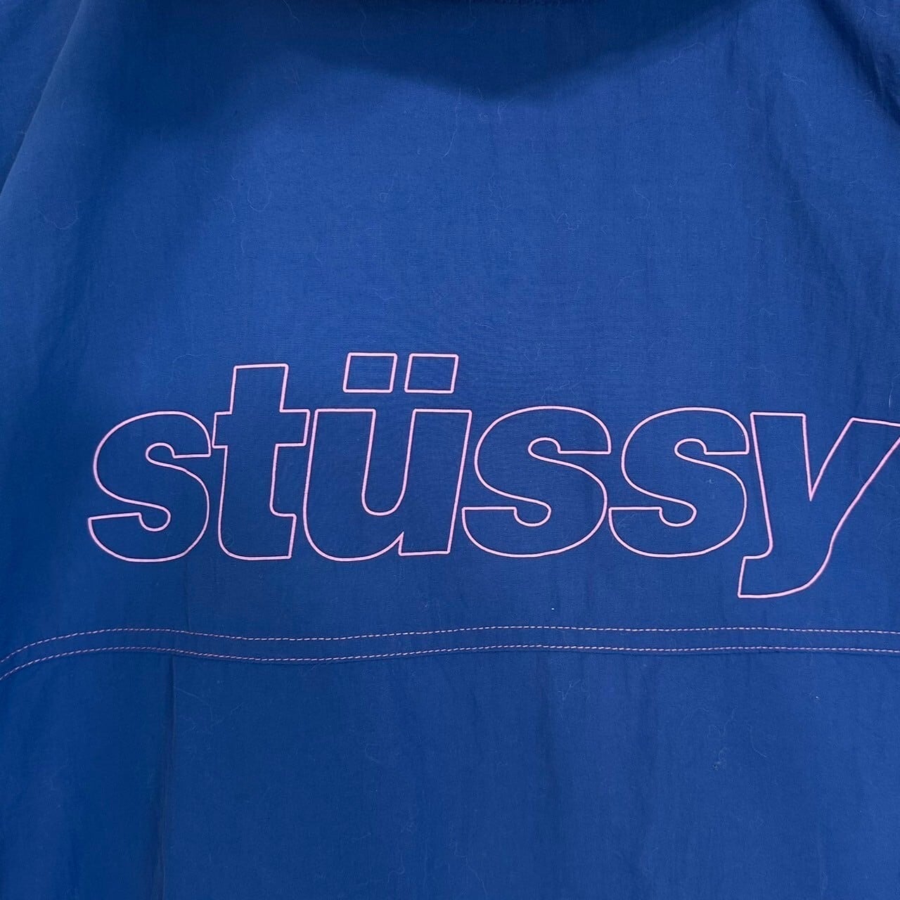 stussy ステューシー アノラックパーカー バックロゴ 刺繍ロゴ stussy ステューシー アノラックパーカー バックロゴ 刺繍ロゴ