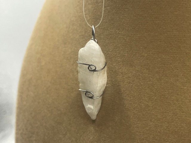 ワイヤーペンダントトップ（アゼツライト）