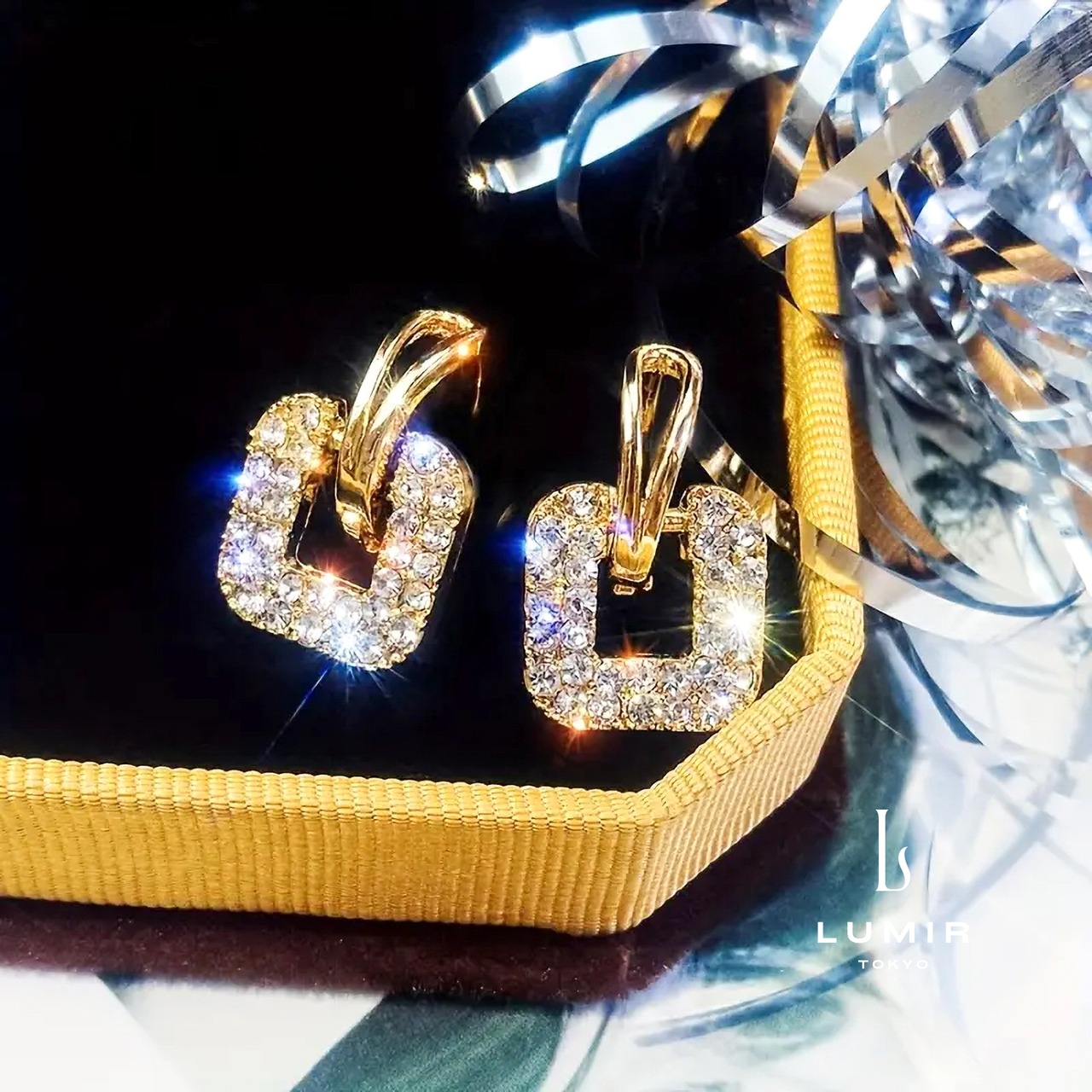 スパークルスクエアドロップピアス