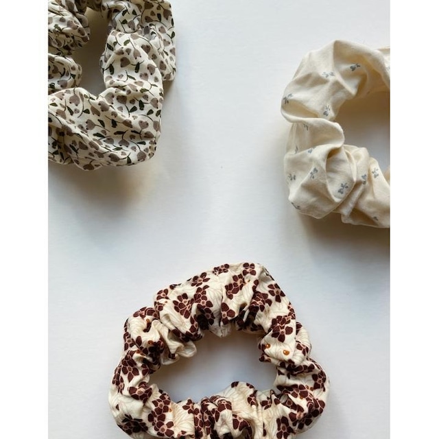 KONGESSOEJD KONGES SLØJD コンゲススロイド シュシュセット SCRUNCHIES BIG WINTERLEAVES 三個セット ヘアアクセサリー 北欧ブランド 北欧雑貨 輸入子供服 海外子供服 日本未入荷