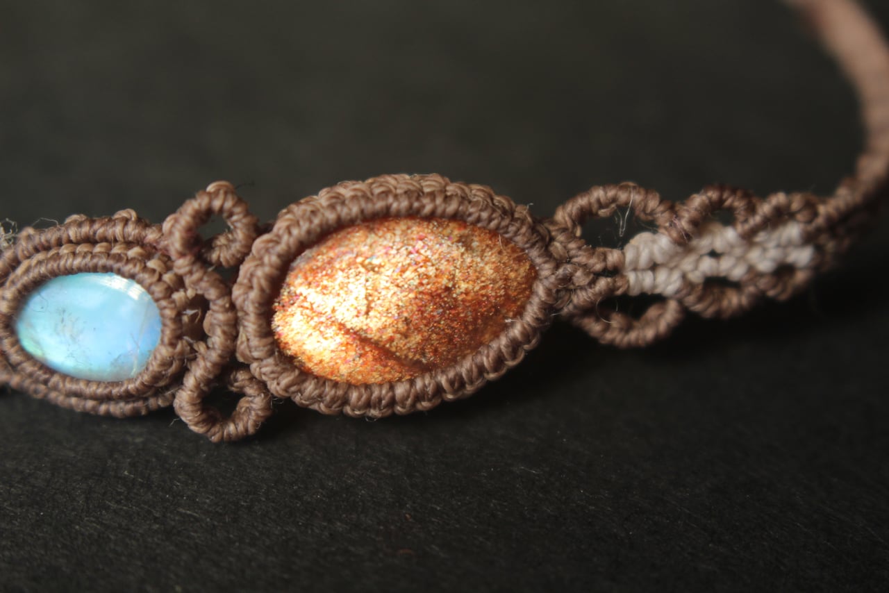 Sunstone & Rainbow moonstone micro macrame pendant