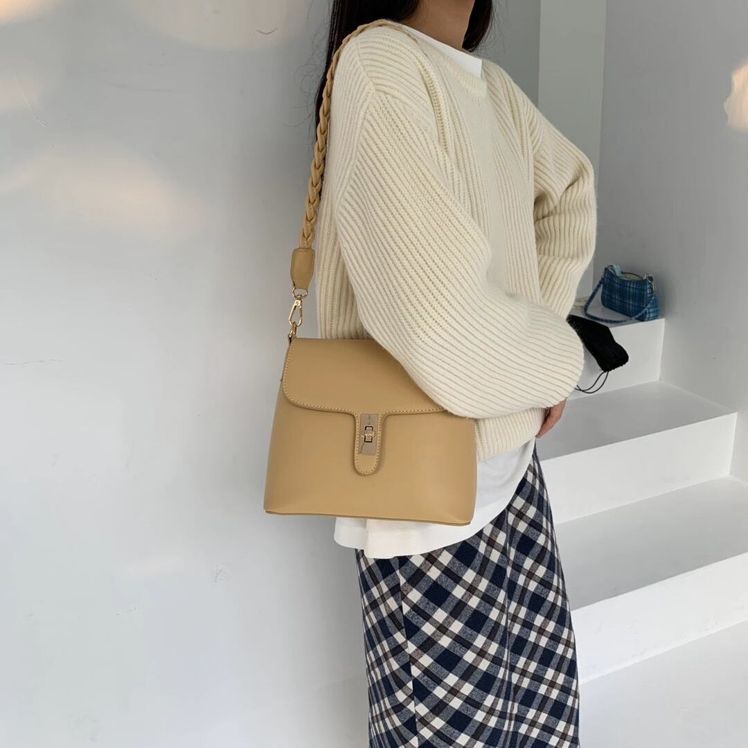 ツイストベルト　ショルダーバッグ　AS103-005