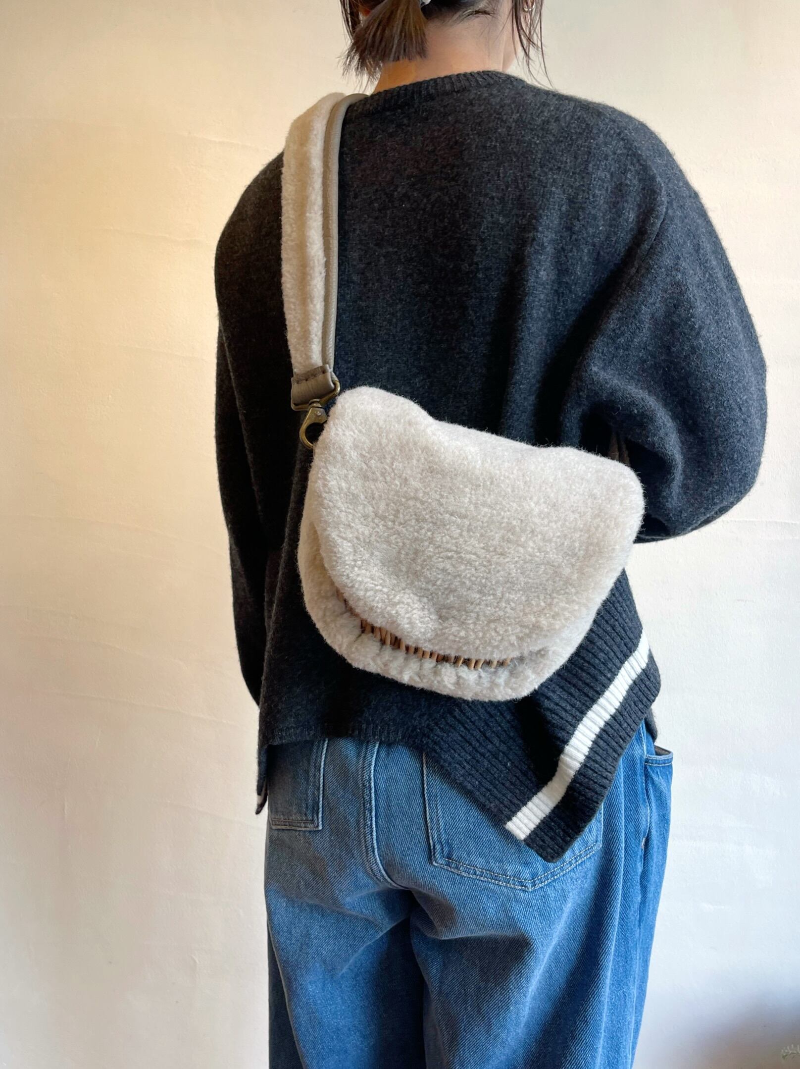 ebagos / ボディバッグS・ウールボア | anouk