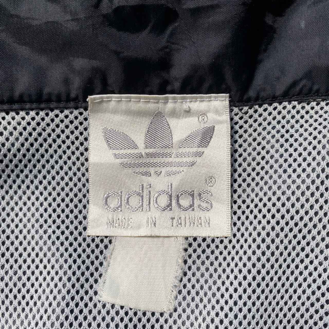 80〜90年代 adidas アディダス ロゴ刺繍 フード収納型 ナイロン 
