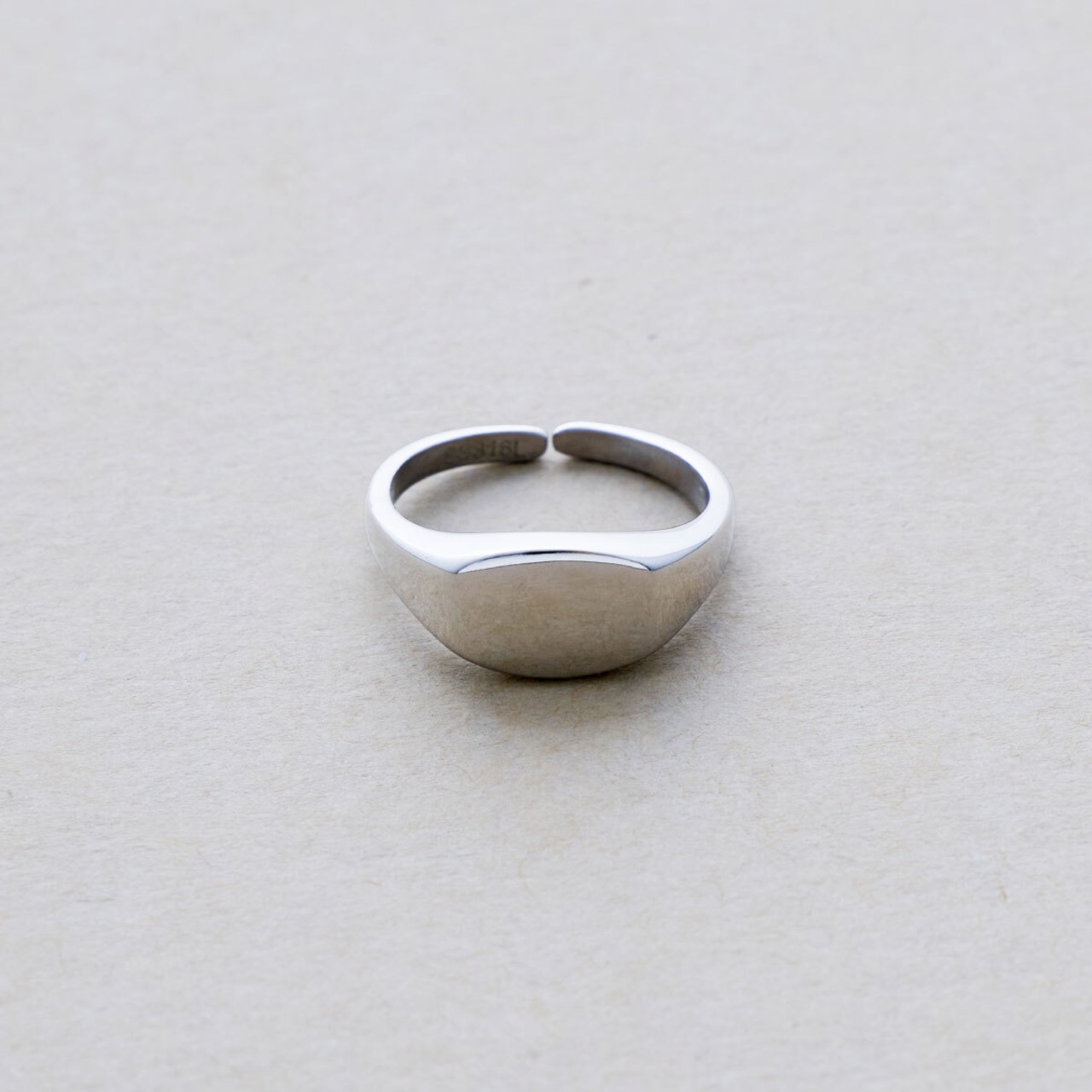 SOFT SIGNET RING