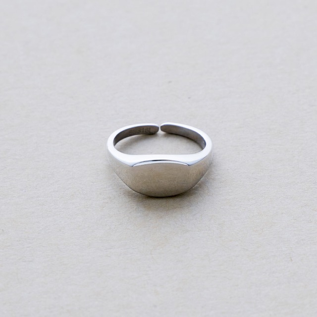 SOFT SIGNET RING