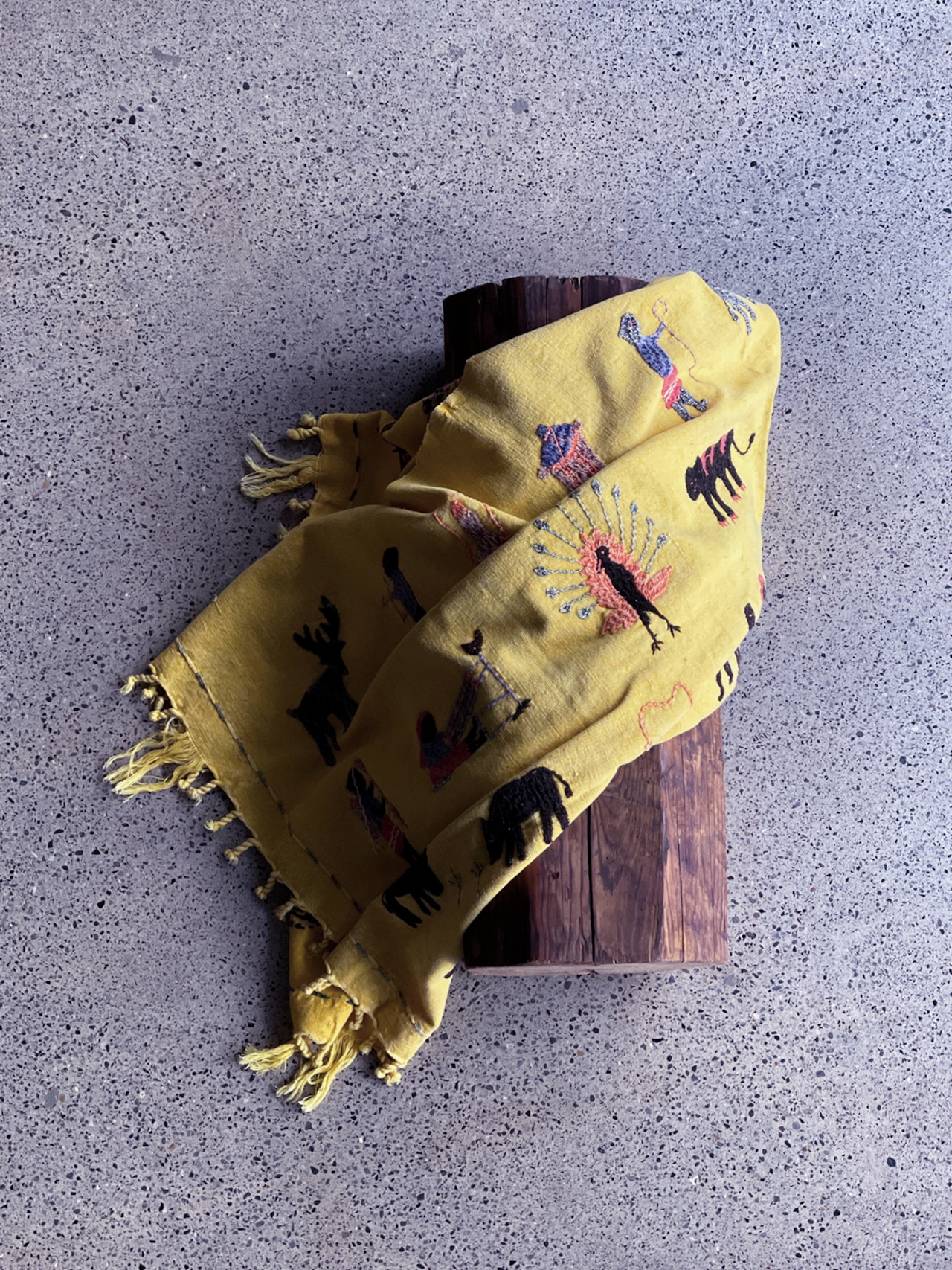 Naga tribe／Stonewashed embroidery rug（Yellow）