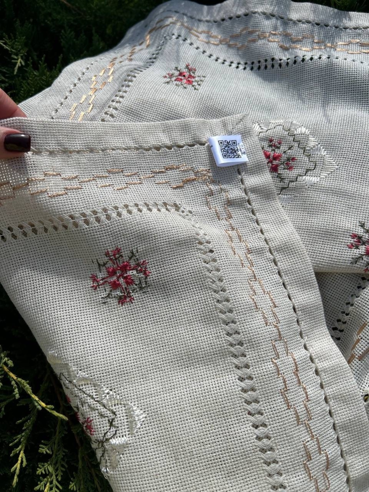 ウクライナ伝統手刺繍祭具タオル「ルシニク」　テーブルランナー - 8