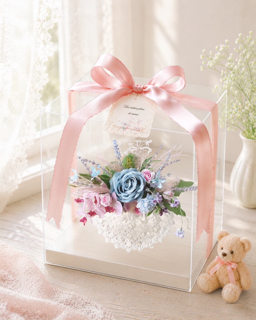 フラワーアレンジ【AR-001】ニュアンスブルーの薔薇アレンジ｜白い陶器｜ピンクのミニ胡蝶蘭｜アーティフィシャルフラワー｜ラベンダー｜プレゼントギフト｜卓上アレンジ｜約：ｗ15㎝、Ｈ10㎝