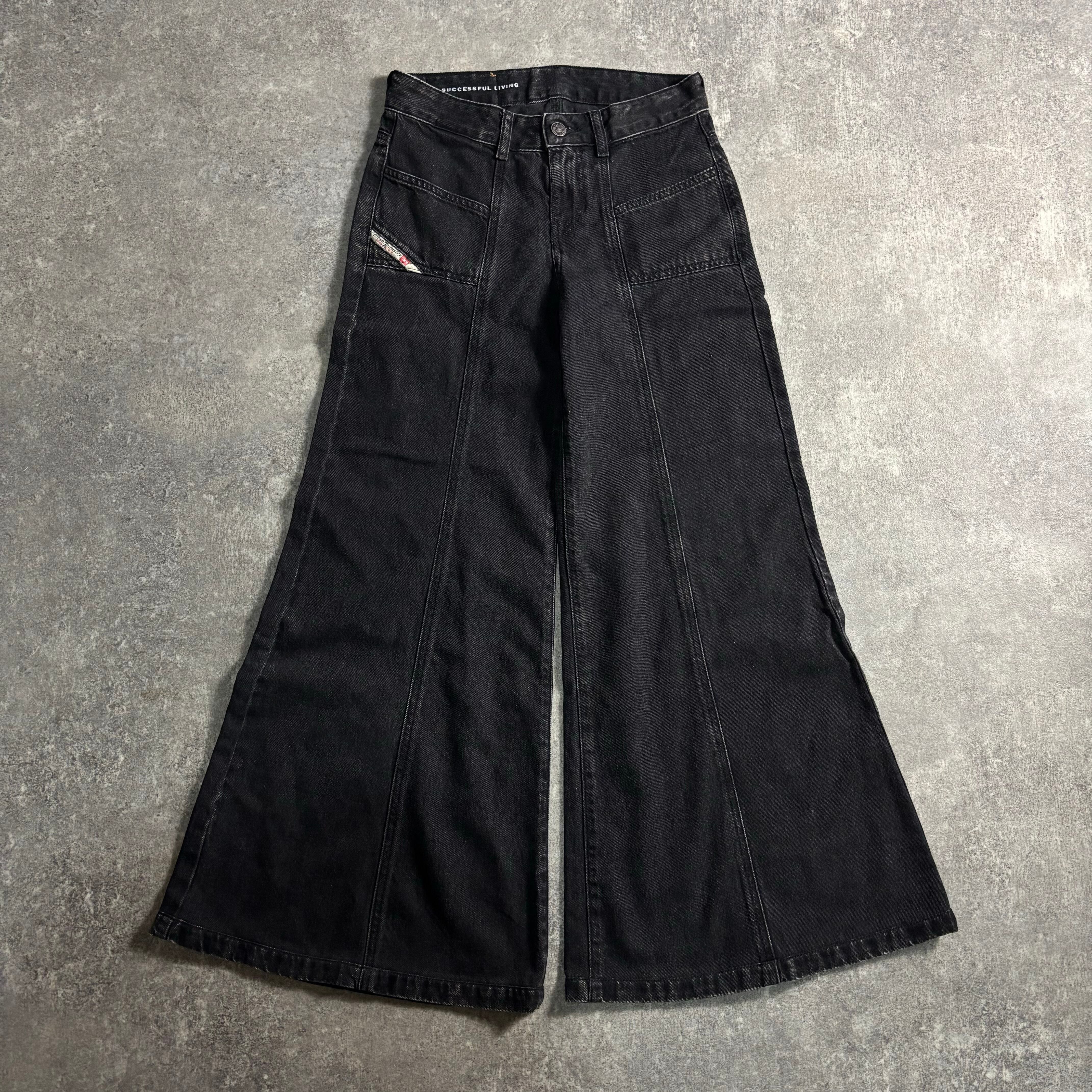 ISSEY MIYAKE ARCHIVE ハーフパンツ ブラック モード ISSEY MIYAKE ARCHIVE ハーフパンツ ブラック モード | LOST