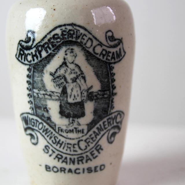 イギリス アンティーク 陶器クリームボトル『WIGTOWNSHIRE
