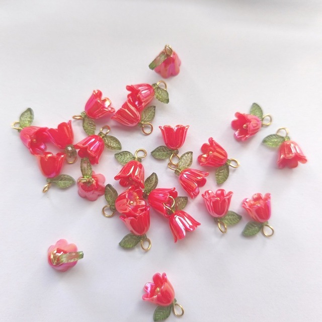 多色の真珠色鈴蘭花のアクセサリーパーツ