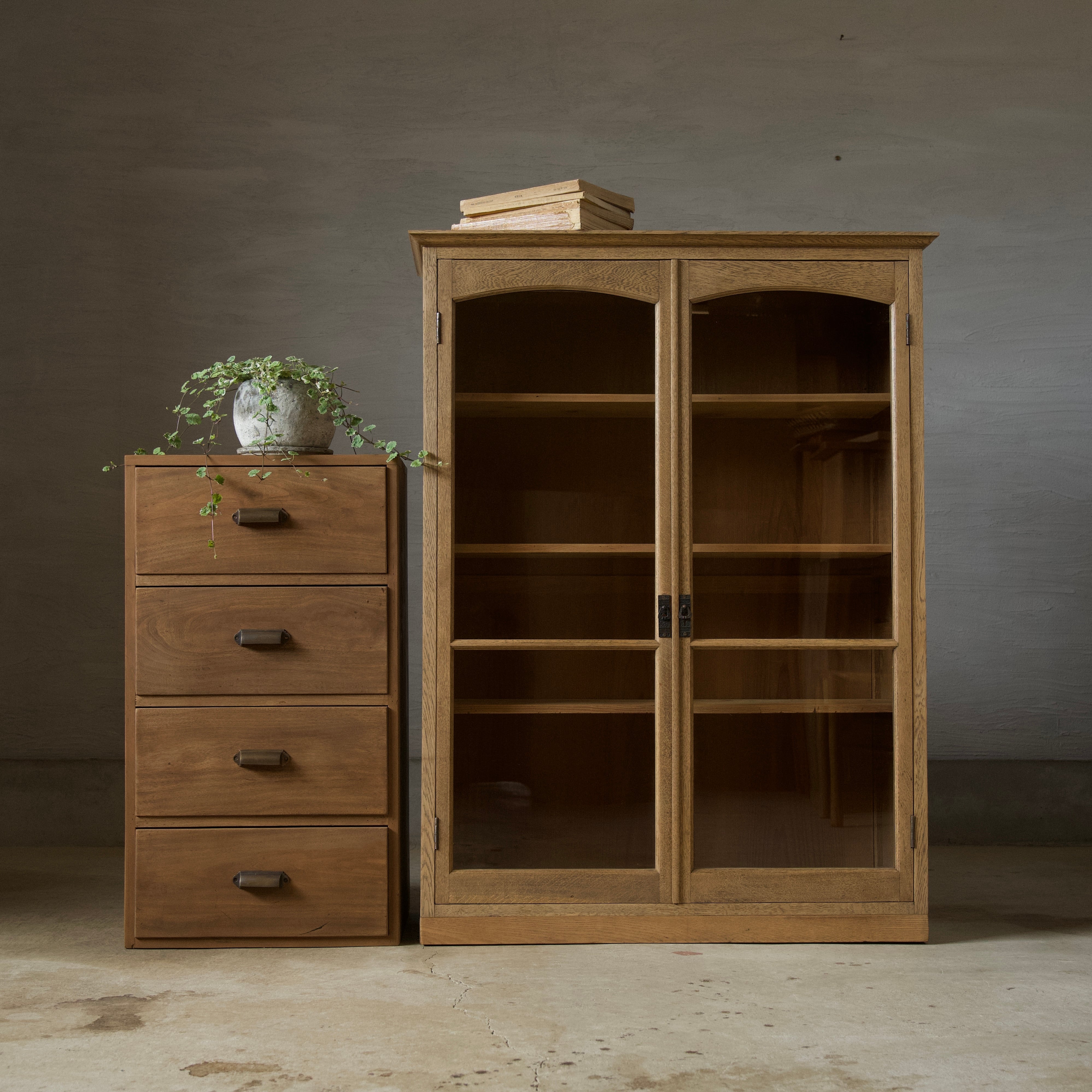 気品のあるキャビネット