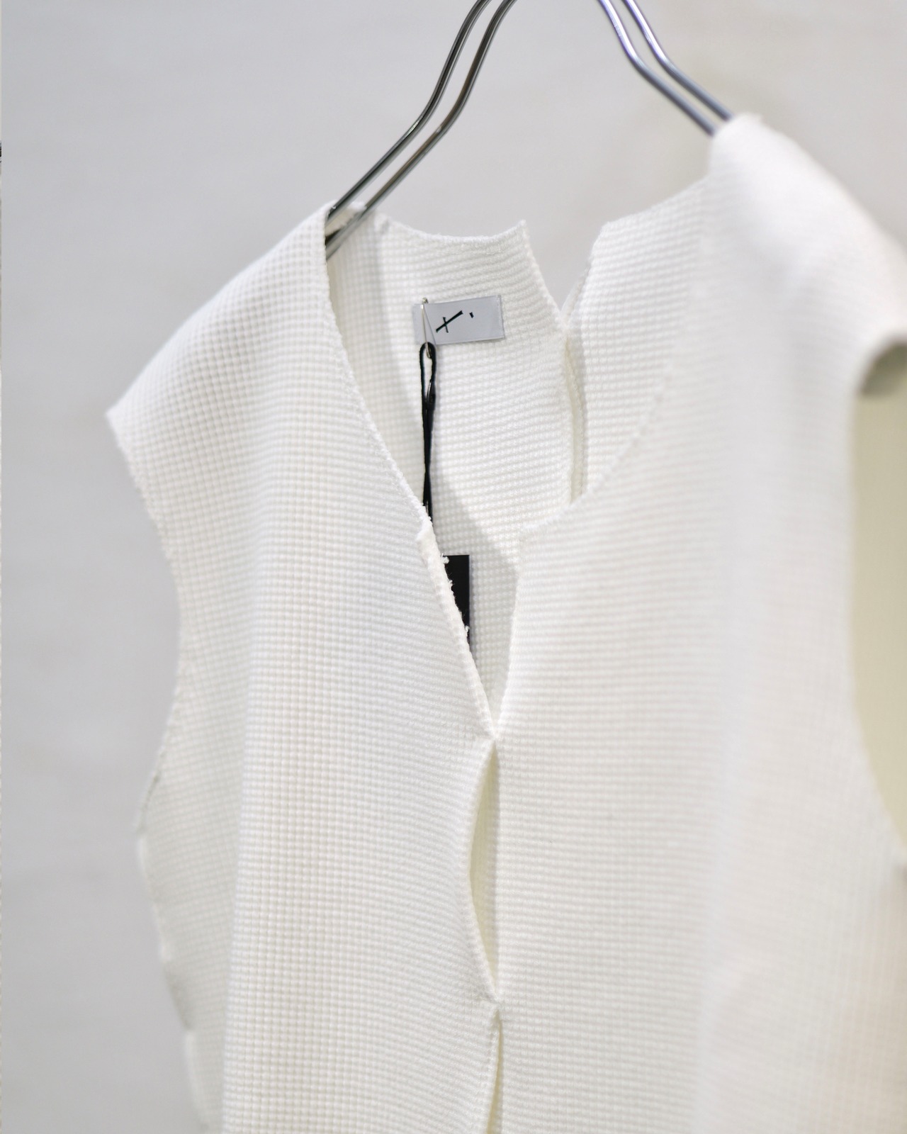 METHO - Through fit No sleeves : Whit:short