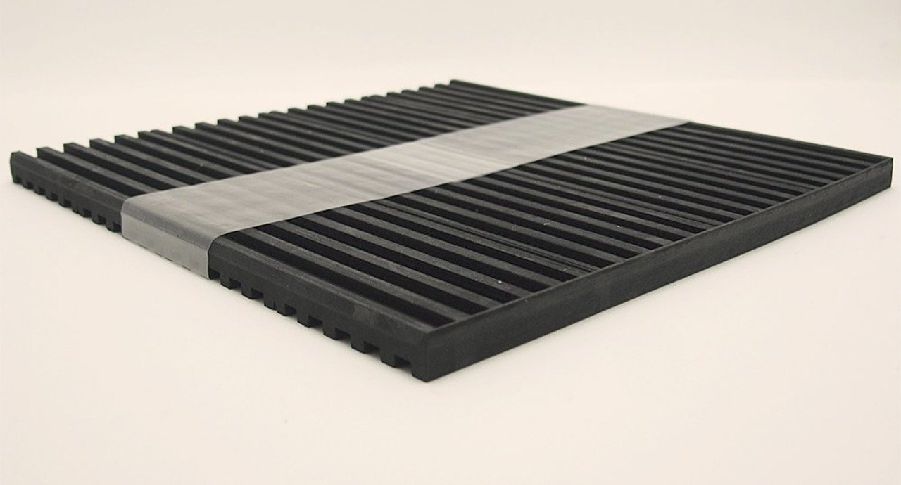 和気産業 防振ゴムA 黒 10X200X200mm BGA-04 防振 防音 洗濯機 室外機 1枚入