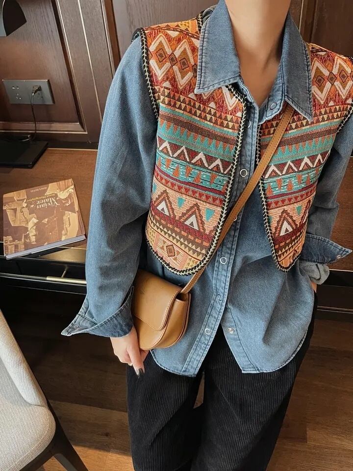 ネイティブ刺繍デザインベスト