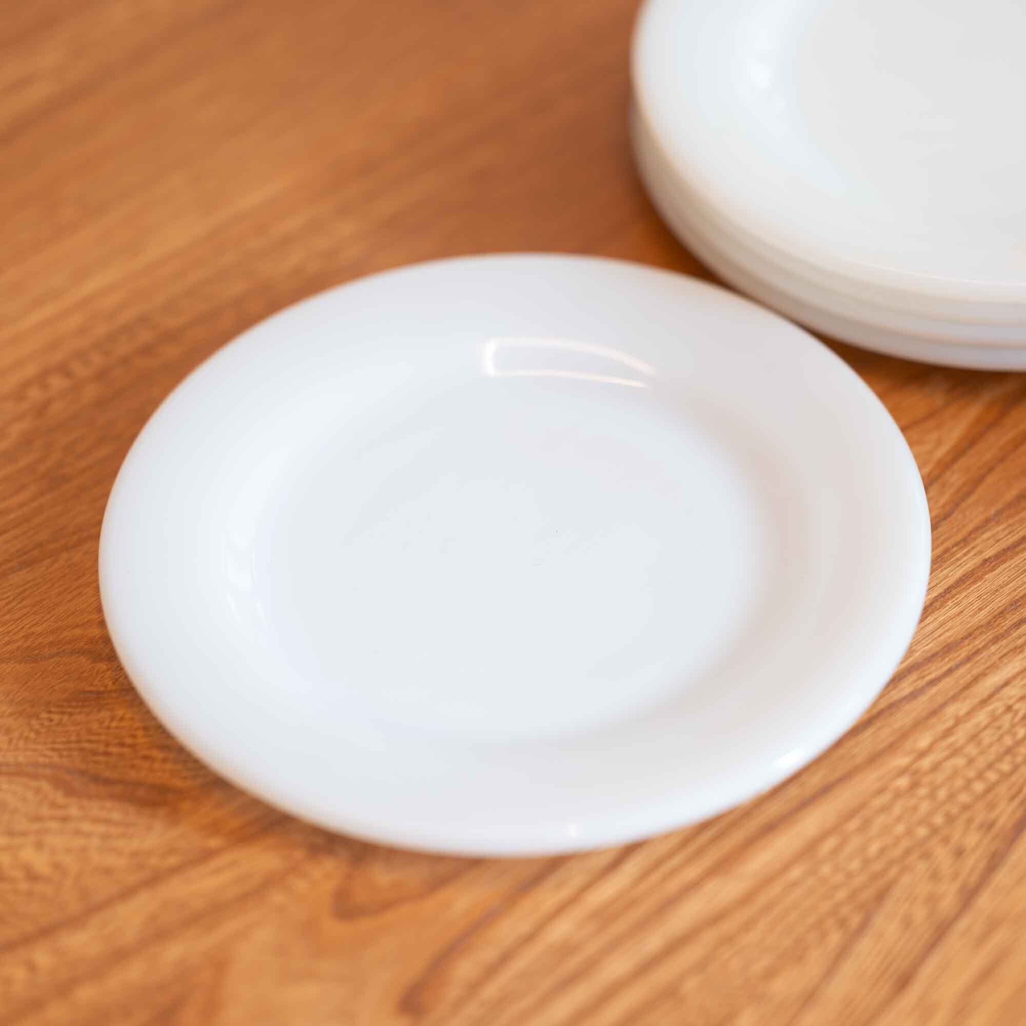 ファイヤーキング　ホワイト　レストランウェア　サラダ・パイ　ケーキプレート　径　17.3センチ　新品未使用