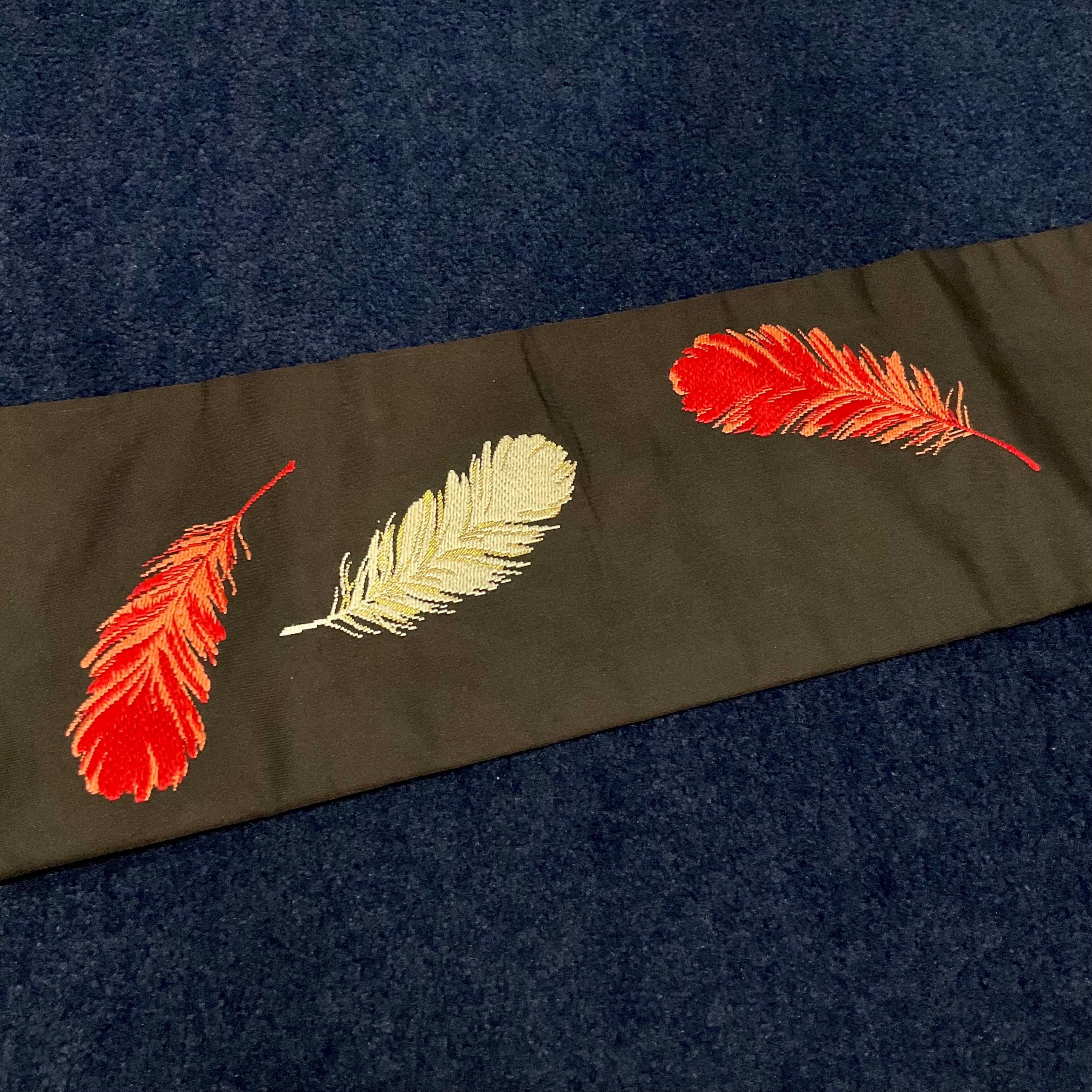 鳩のお散歩＊織模様 刺繍 鳥 鳩 ハト 紅白 お祝い アンティーク名古屋