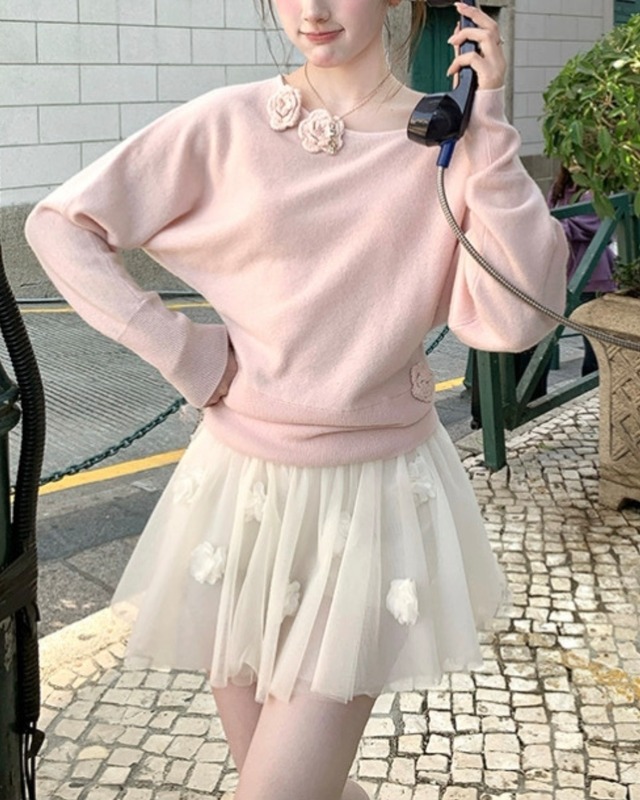 クルーネックフラワーニットトップス 25W08415