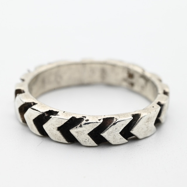 Arrow Pattern Design Thin Band Ring #16.0 / Denmark