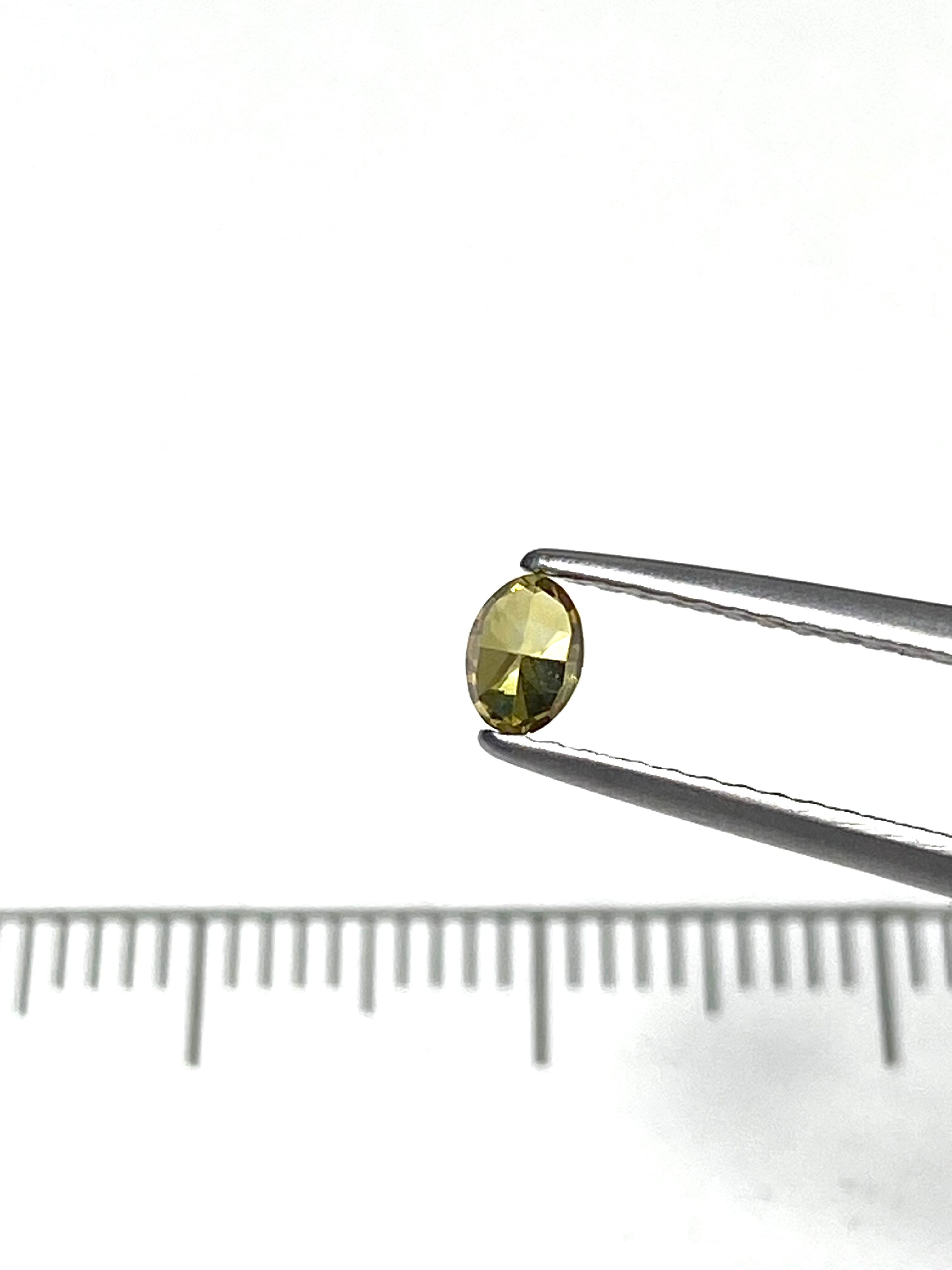 4.ファンシーカラーダイヤモンド(イエロー蛍光)蛍光メレーダイヤ一石