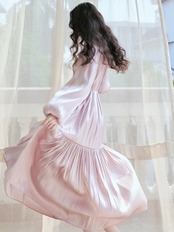 【0097】Loose Vintage Lanta Long Sleeve Dress