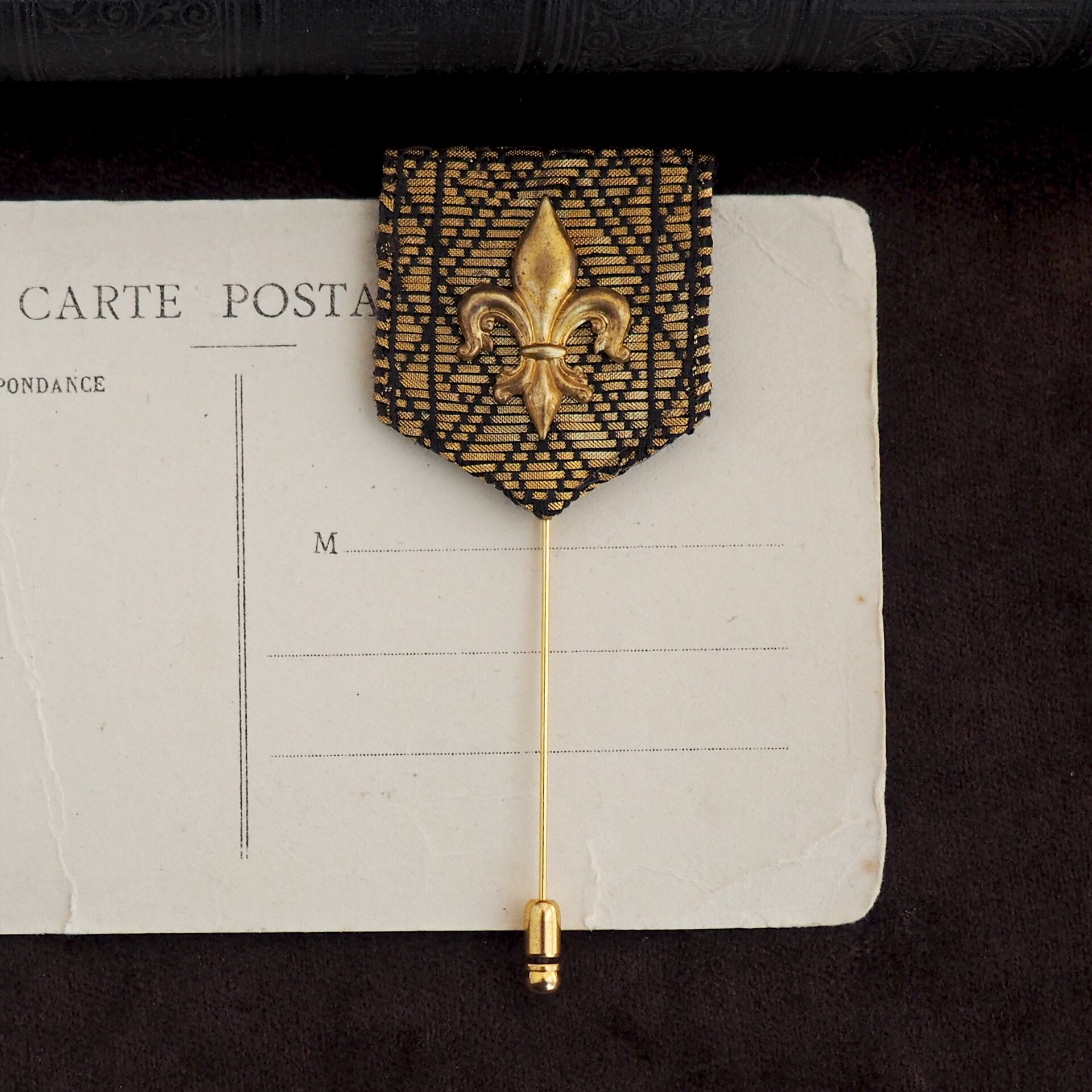 ユリの勲章 / ピンブローチ（gold＆gold L） | One noble novel（ワン  