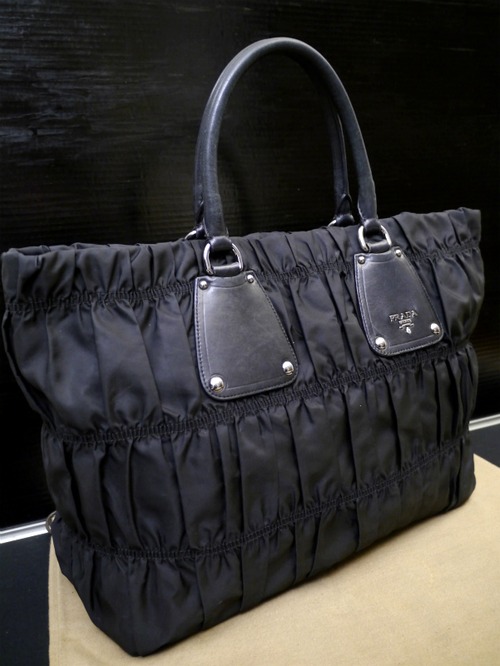 大容量◆PRADA プラダ A4対応ビジネス可 ギャザーデザイン ナイロンxレザー切替 トート ハンド バッグ 黒◆ 使い勝手抜群の大容量モデル♪