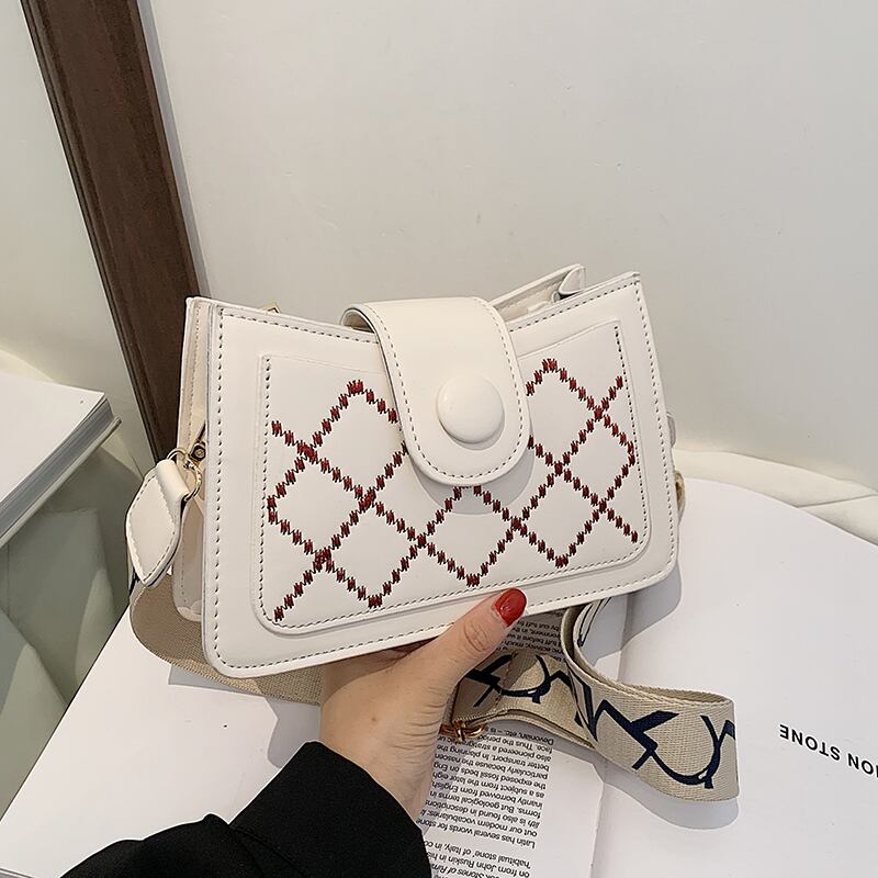 スクウェア メッセンジャーバッグ Tiancai_Wing_Bag4889580645