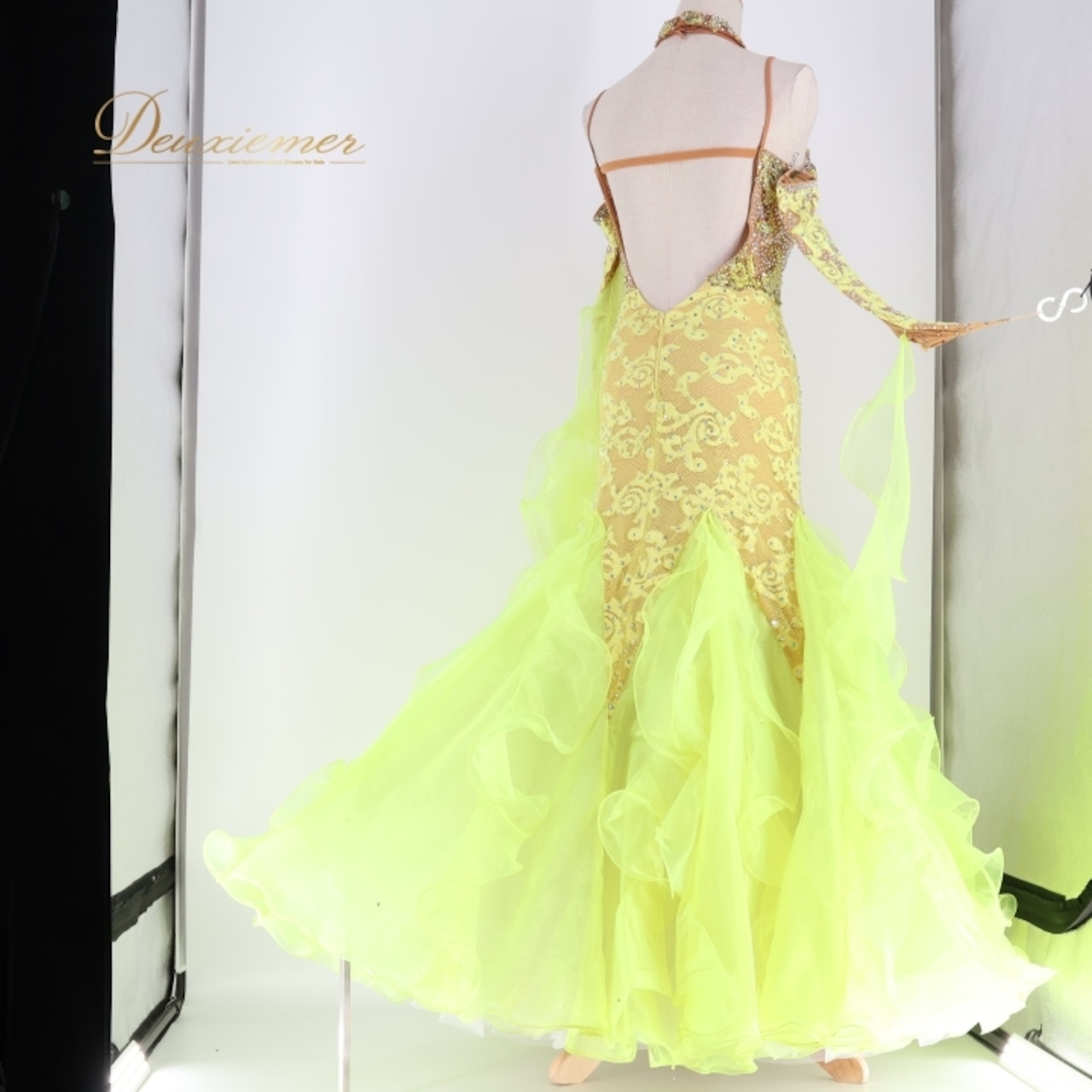 社交ダンス 衣装 スタンダードドレス ワンピース ドレス グリーン系 イエロー系 黄緑 黄色 蛍光 フロート レース フリル デモ 競技 ダンス パーティ 発表会 華やか 明るい色 衣装 発表会用