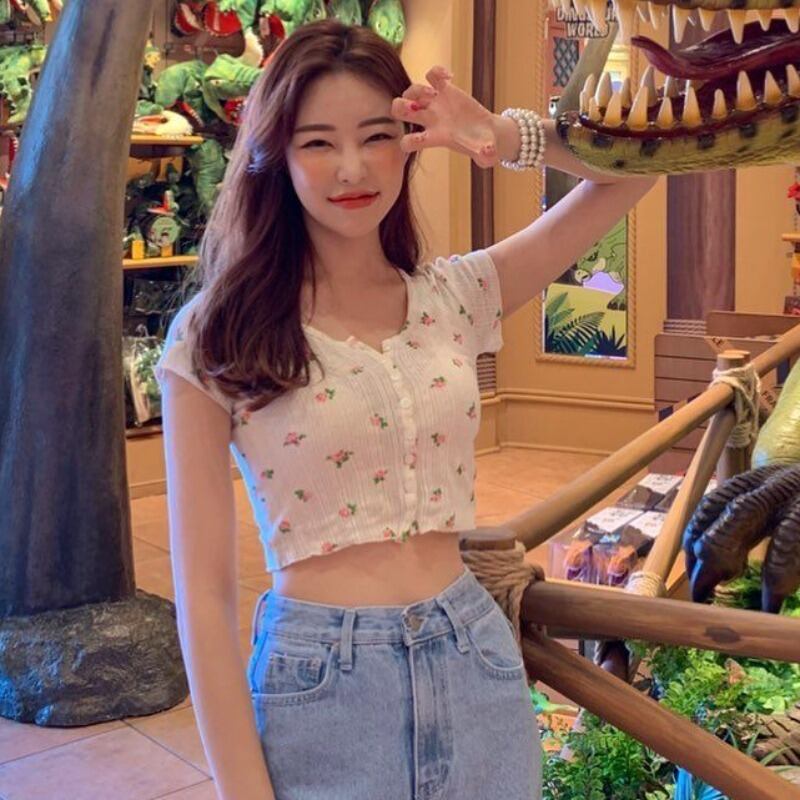 ヨーロピアンとアメリカンスタイルのシングルブレストのスリムで薄いフローラルクロップドトップスワイルドカーディガン半袖Tシャツレディース夏の新しいトレンド YY-ファッション31482810522