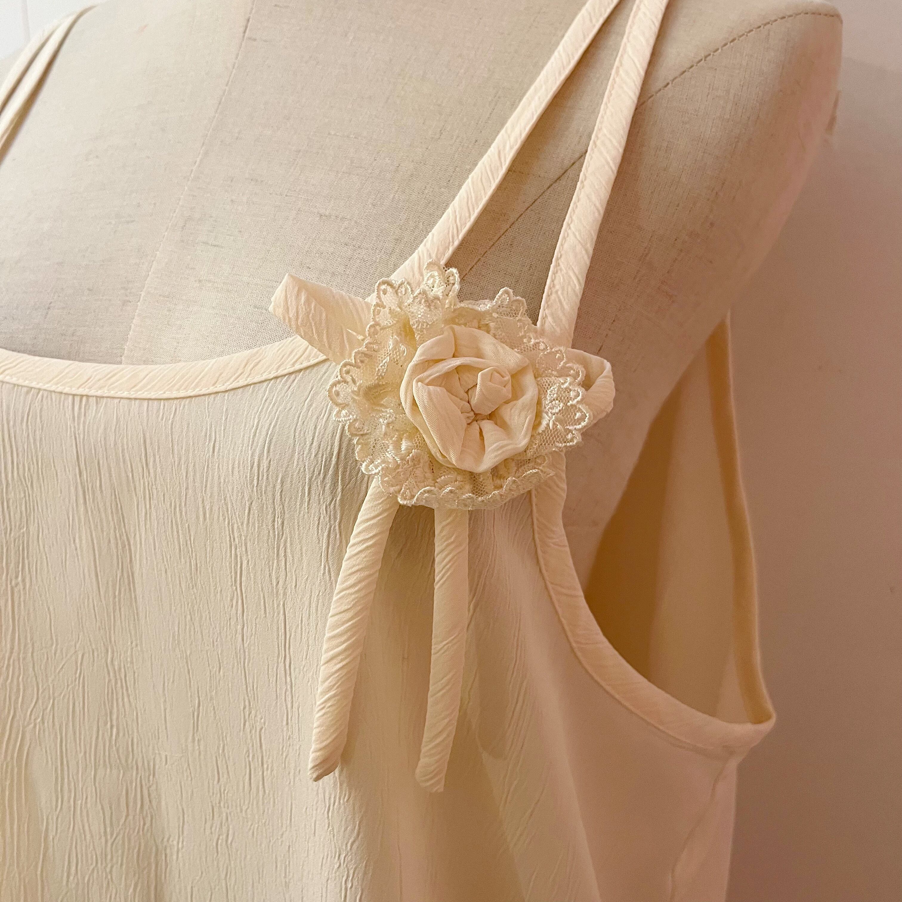 cream flower ribbon apron one-piece