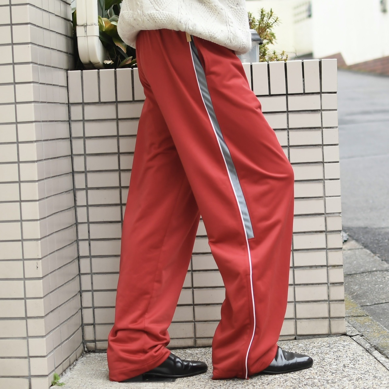 NIKE side line wide track pants