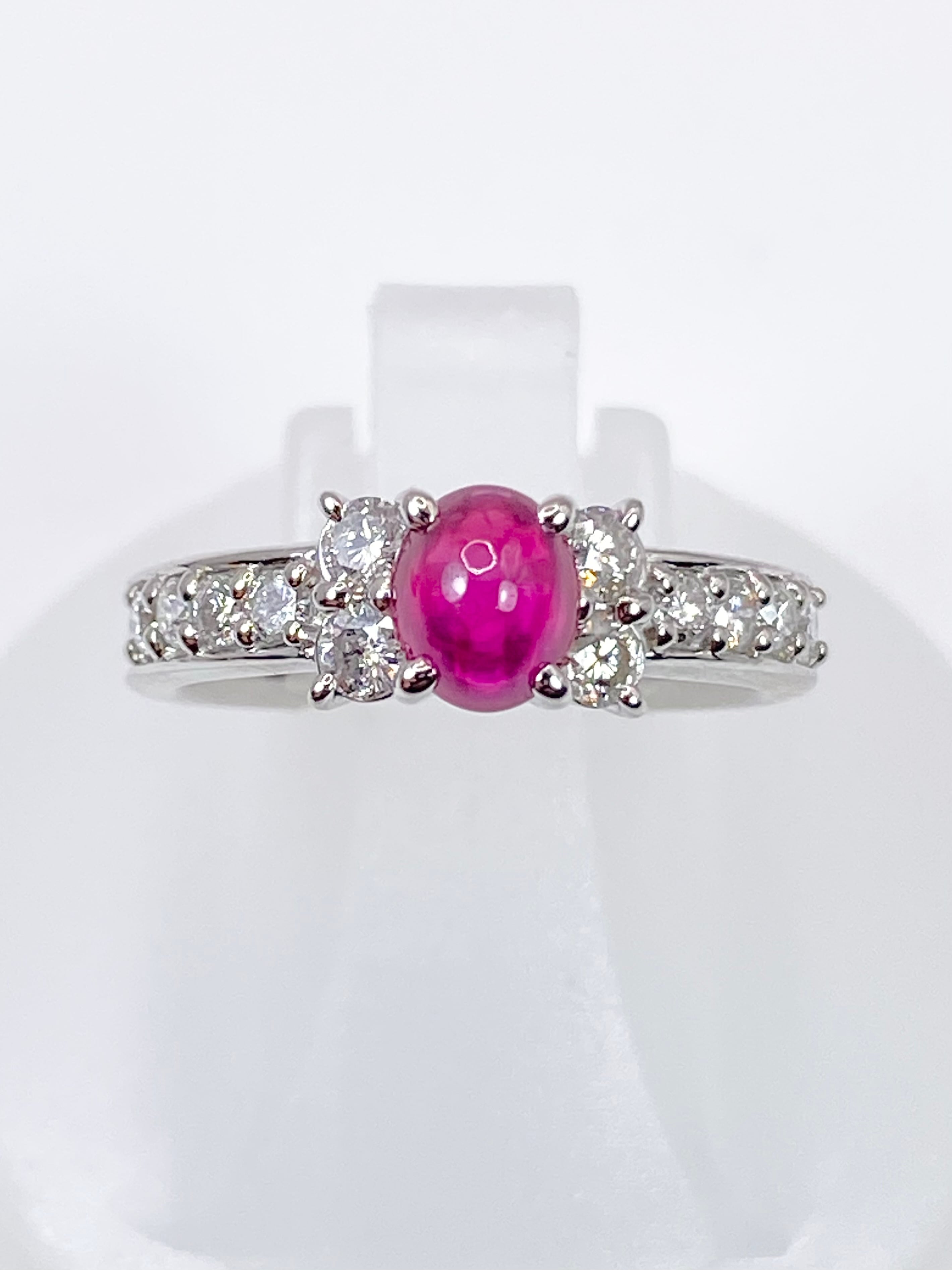 ルビー（キャッツアイ風）0.71ct / ダイヤモンド 計0.50ct Pt900