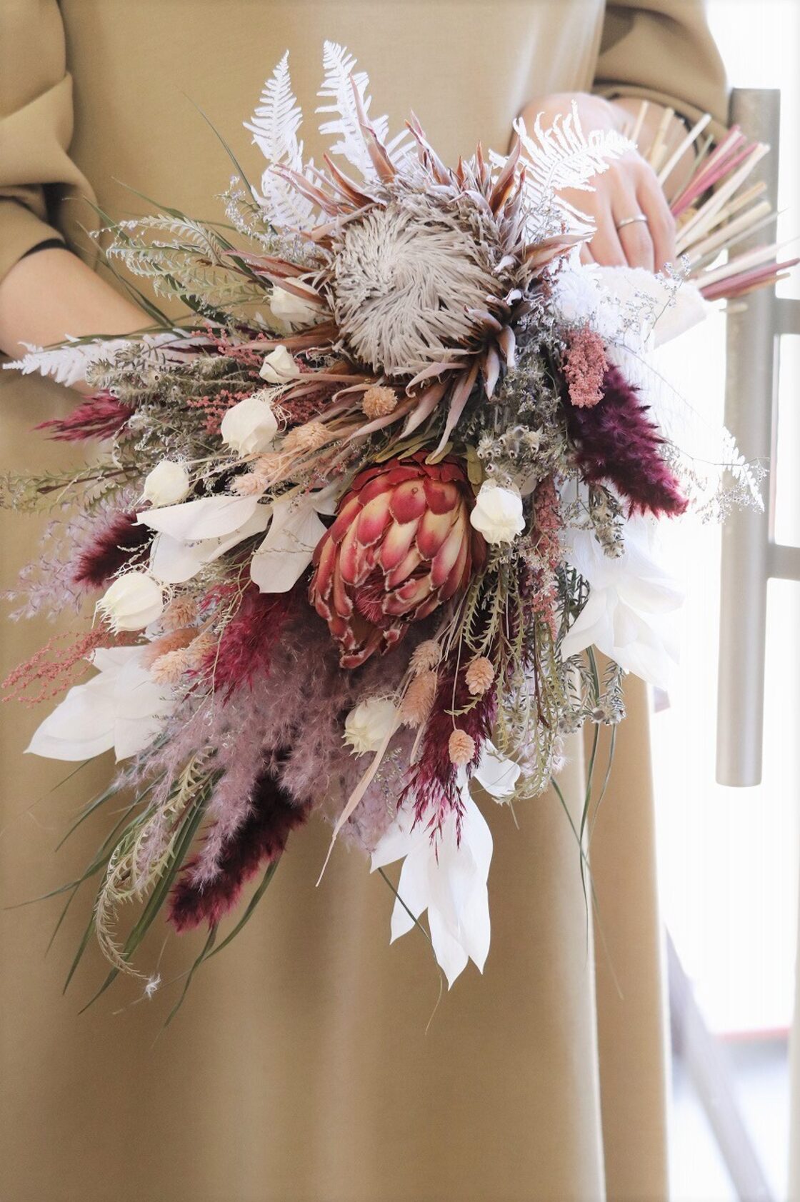 ウェディングブーケ】ブートニアセット キングプロテア Wine | Pay ID 