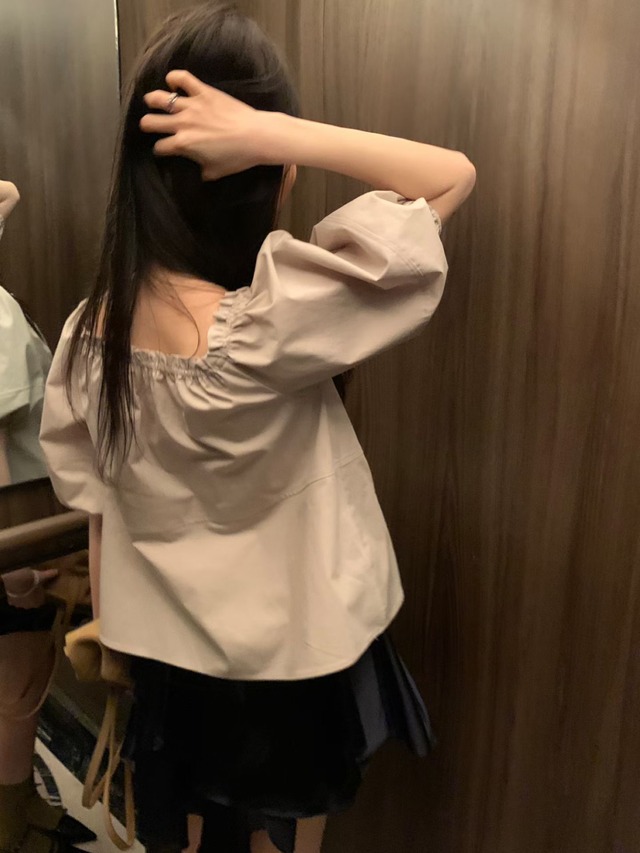 (予約) poster / Sand off blouse 2color