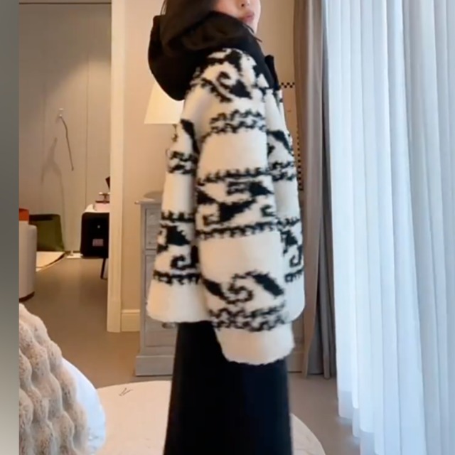 geometric pattern boa hooded jacket J00168