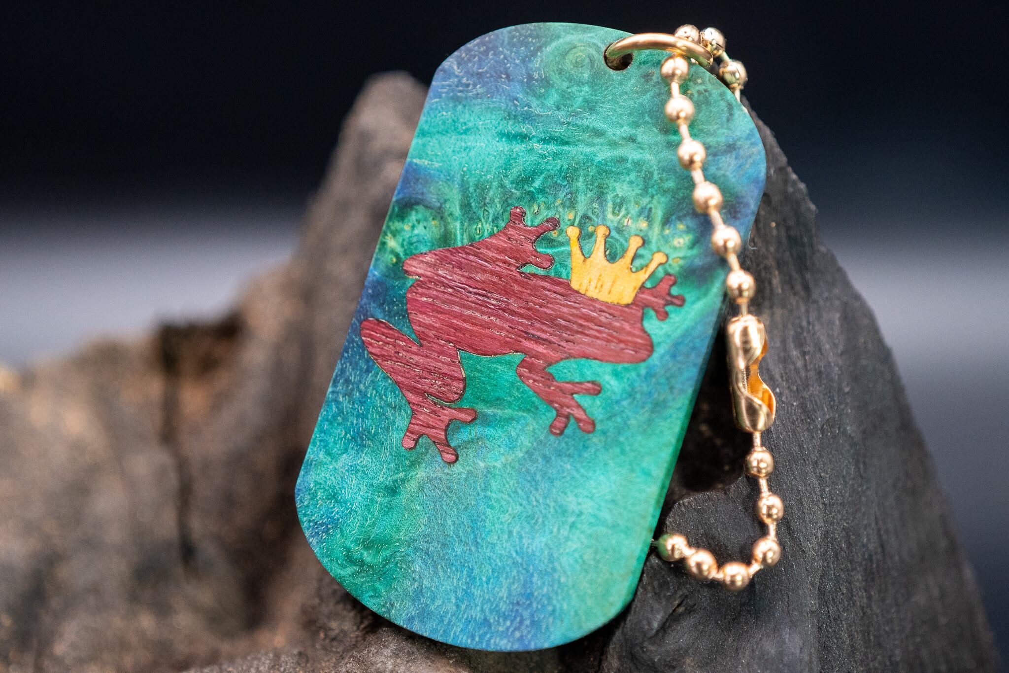 スタビライズウッド メープルバール ドッグタグ 象嵌 カエルの王様