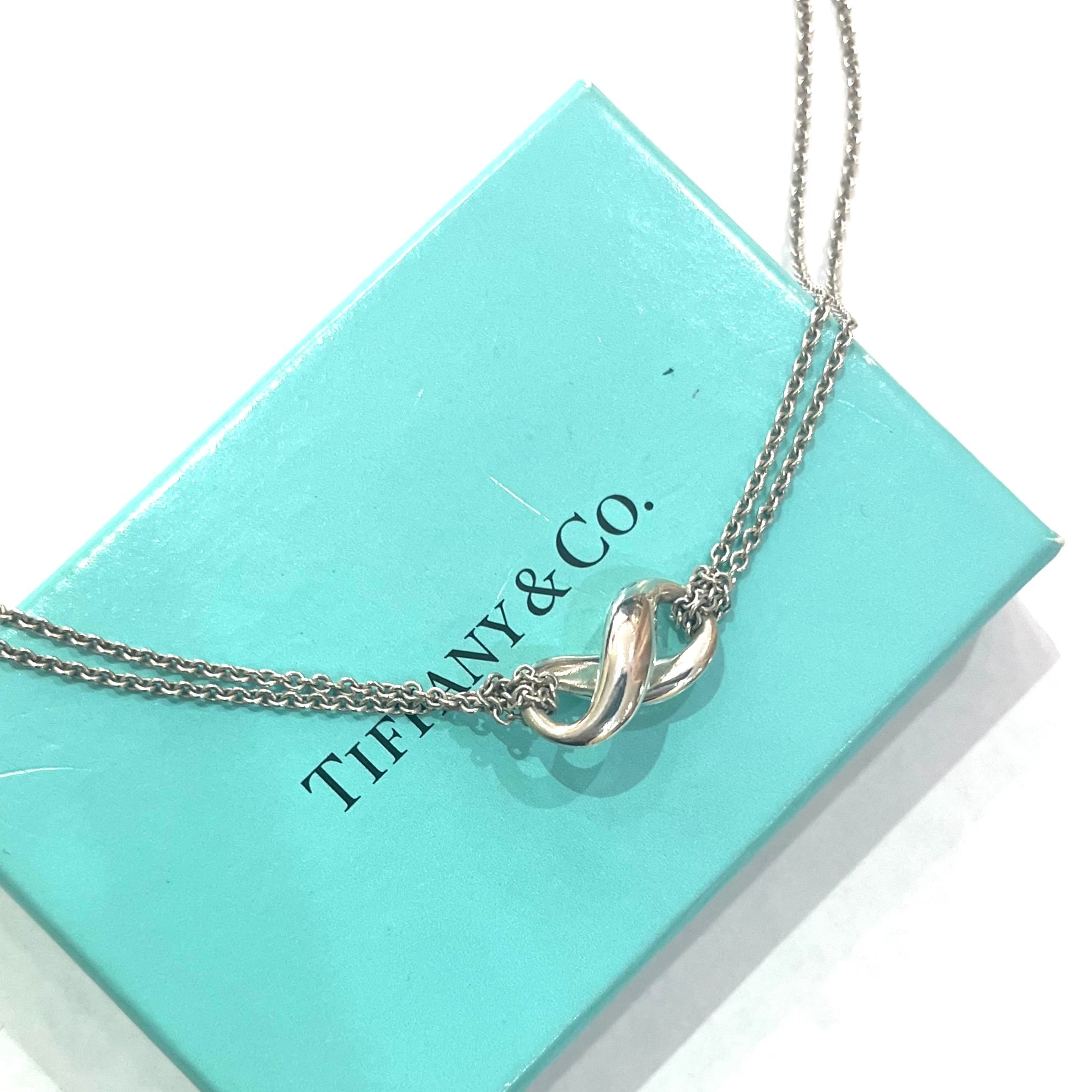 TIFFANY&Co.】2272 Wチェーン 流れるように重なり合う曲線立体