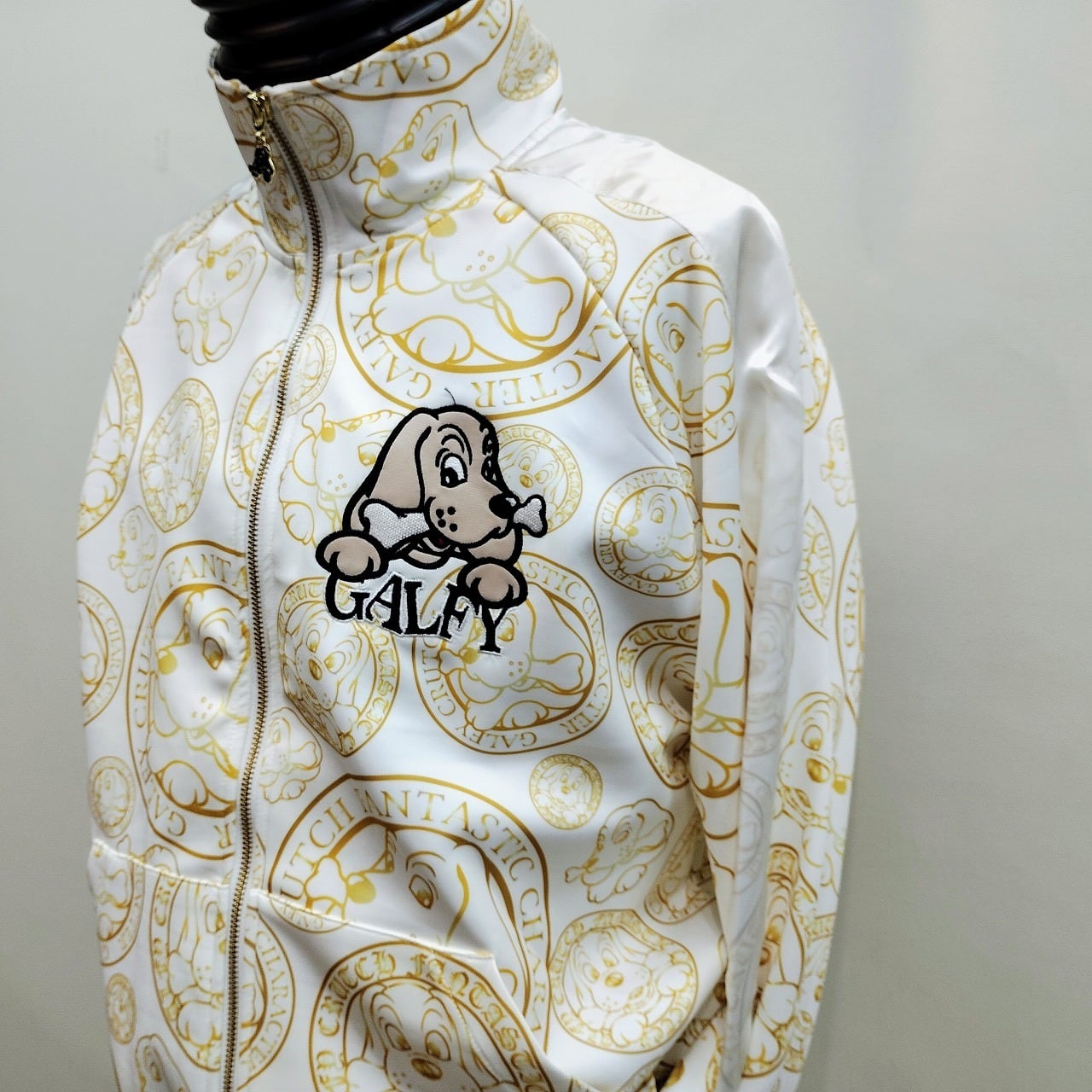 ガルフィー SATORU セットアップ L（中型犬サイズ） 白×金 | あさひや