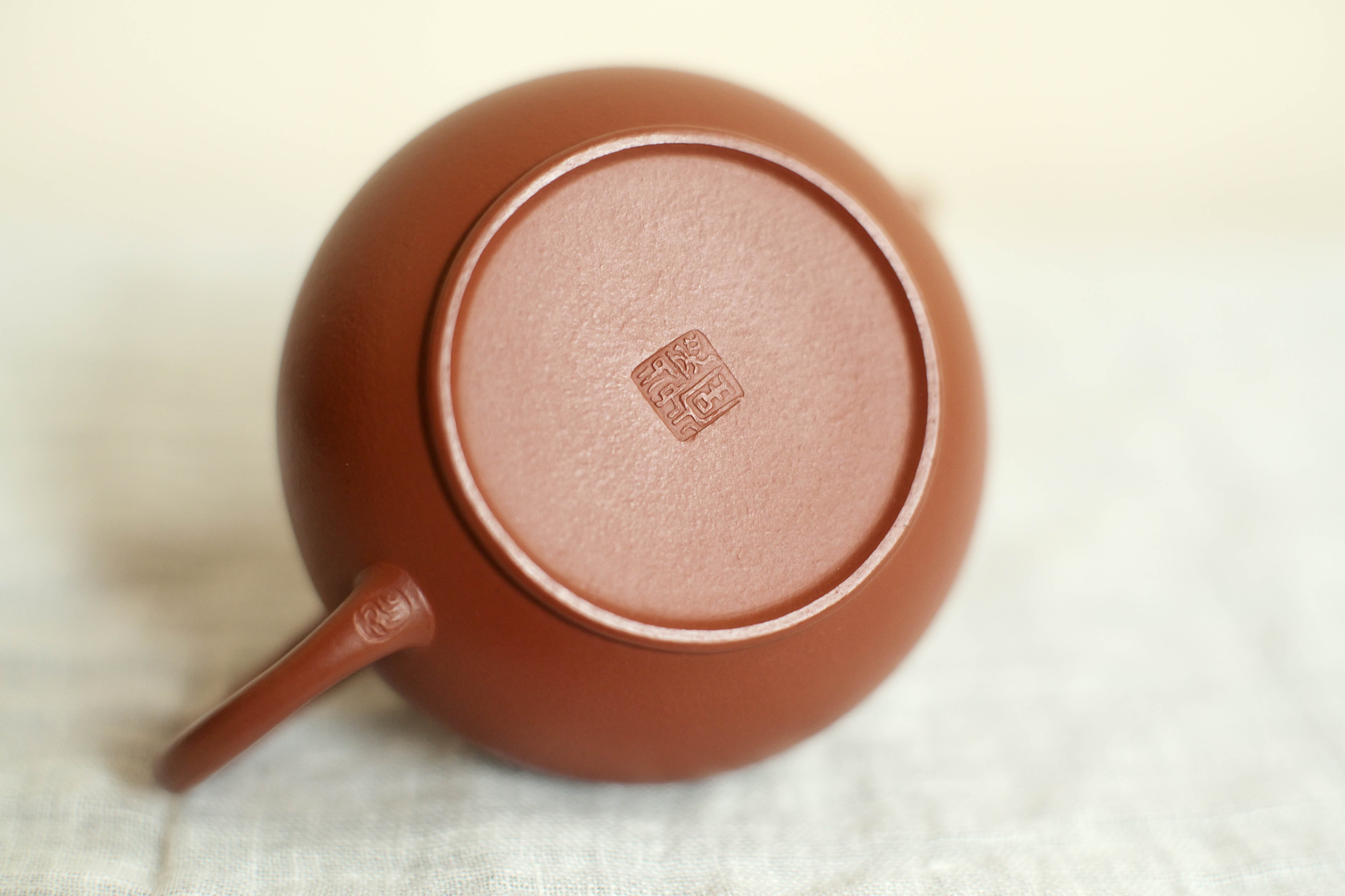 宜興紫砂壺「雙線水平」（約115cc）・趙荘朱泥 | 北白川糕糰店