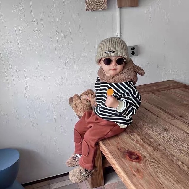 クマ耳パーカー