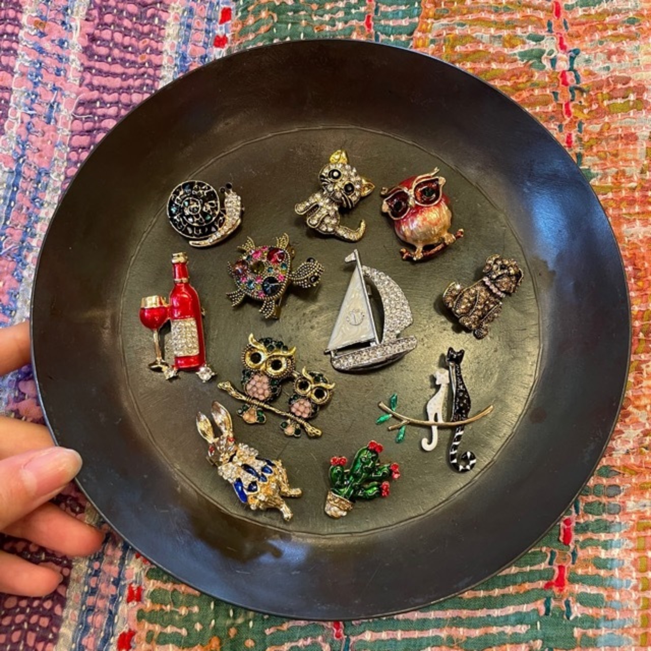 TOPANGA Jewelry Bijou art brooch White Yacht / ビジューアートブローチ 白いヨット プレゼント プチギフト ジャケット 帽子 バッグ ニット キラキラ アクセサリー かわいい ファッション小物