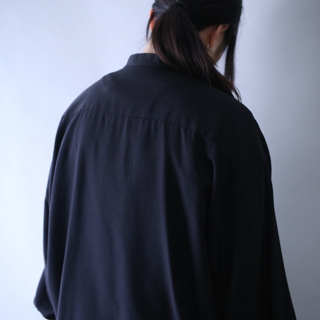 "刺繍" black×silver geometry design loose silhouette fry-front band collar shirt